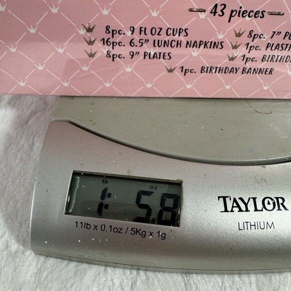 Princess Party In A Box 43 Pc Birthday Party Set For A Princess New Sealed Box - Picture 4 of 4